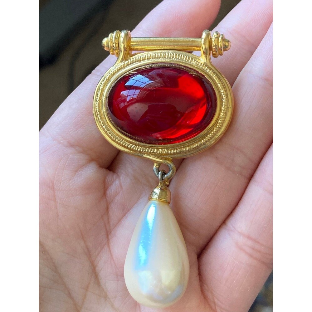 Vintage gold tone red cabochon faux pearl Brooch